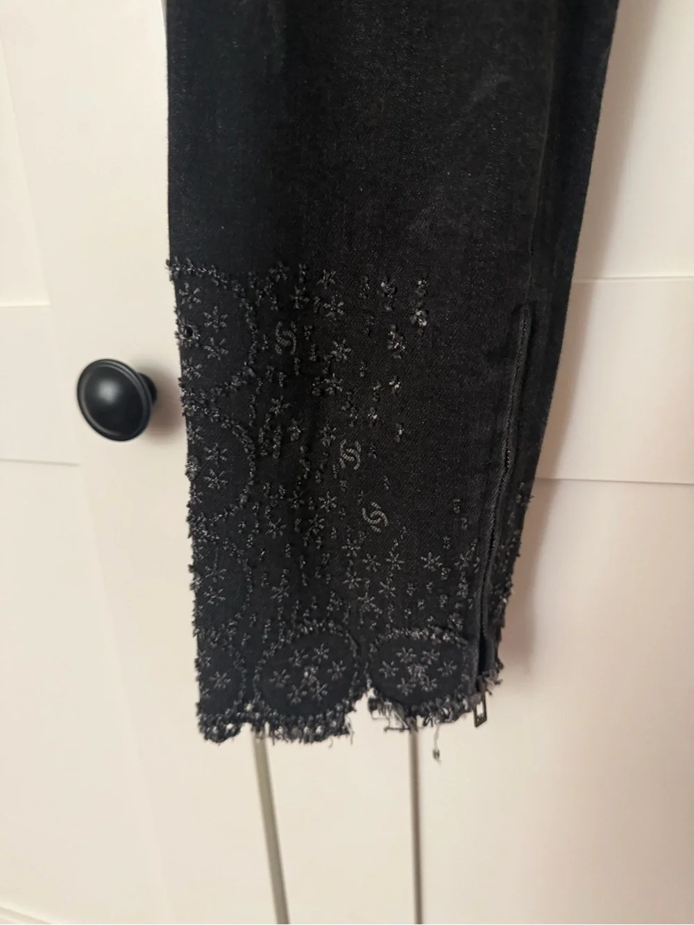 Chanel Black Women's Jeans with Lace Hem size 0 / 34 REVIEW DESCRIPTION!